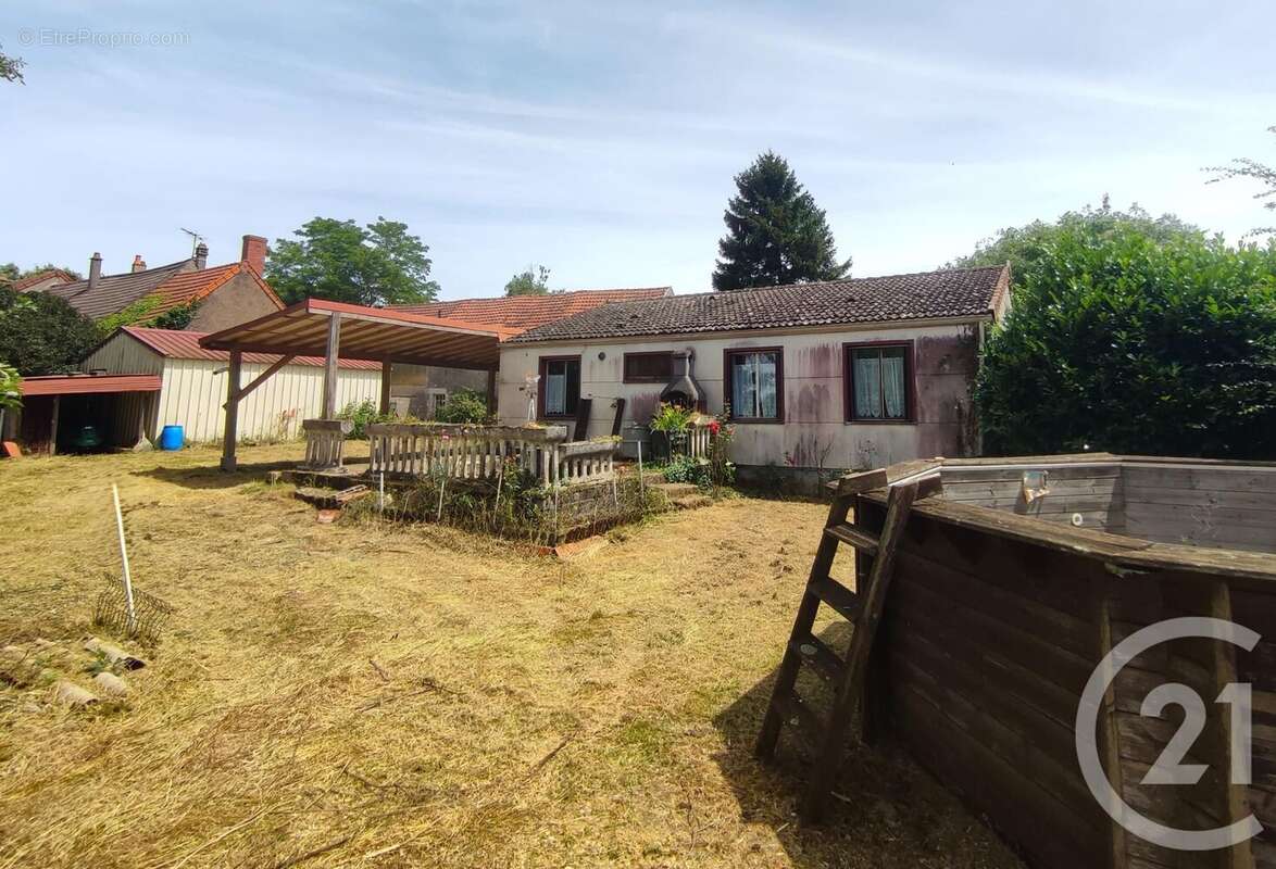 Maison à SUILLY-LA-TOUR