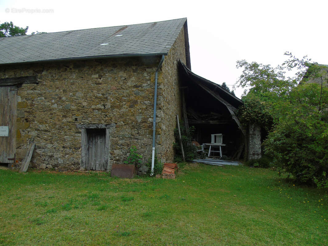 Belle grange en pierre sur 1000m2 - photo 3