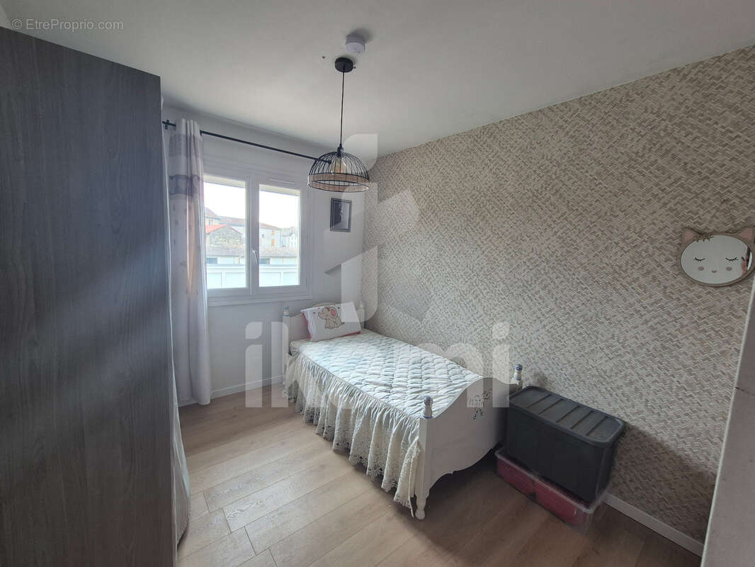 Maison à SAINT-DONAT-SUR-L&#039;HERBASSE