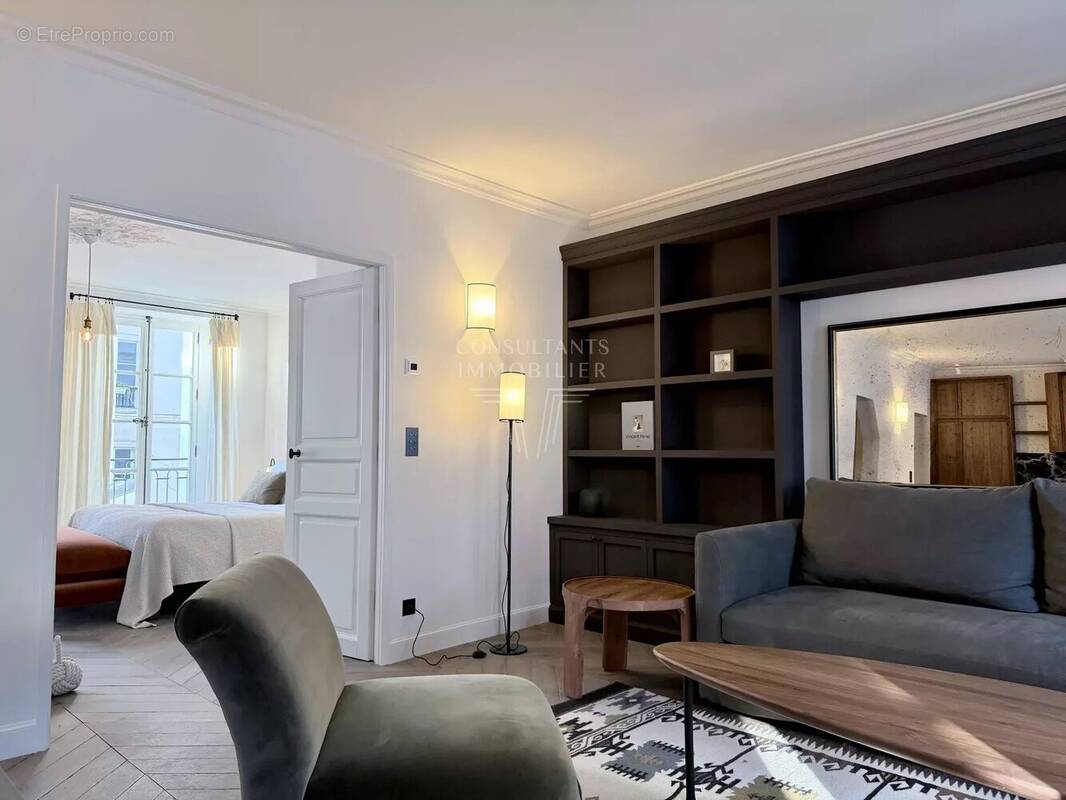 Appartement à PARIS-7E