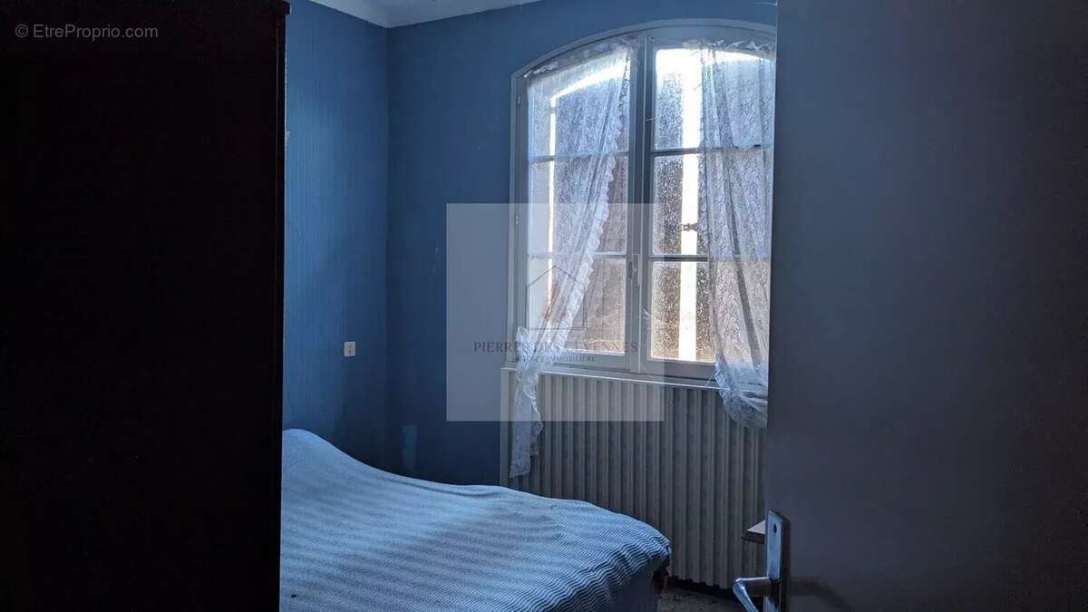 Maison à LE COLLET-DE-DEZE