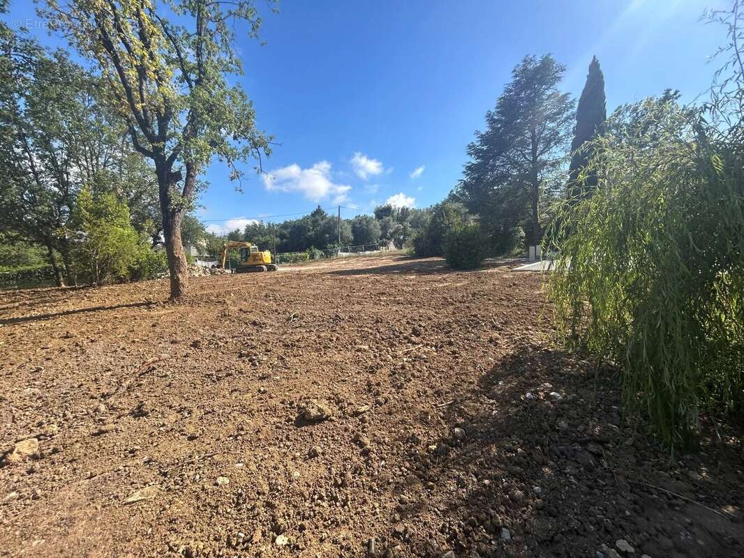 La Gaude : Terrain constructible viabilisé - photo 6