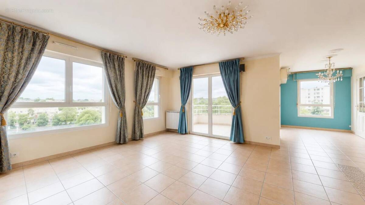 Appartement à MONTIGNY-LE-BRETONNEUX