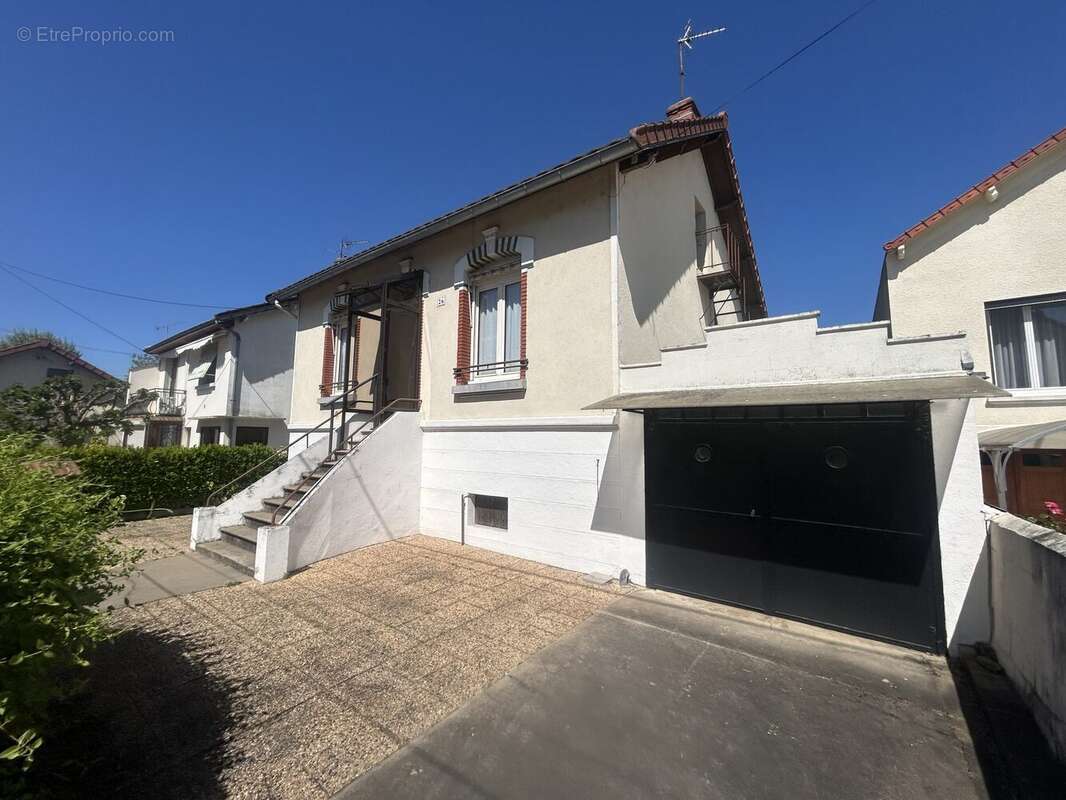Maison à MONTLUCON