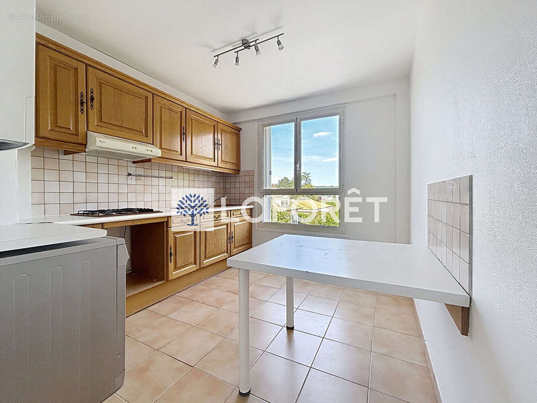 Appartement à SAINT-NOM-LA-BRETECHE