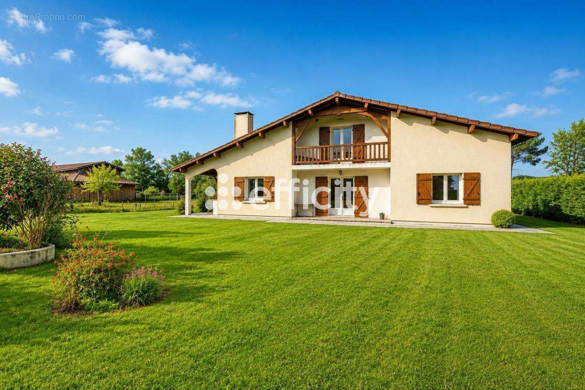 Maison 155 m² à Salles  - photo 3