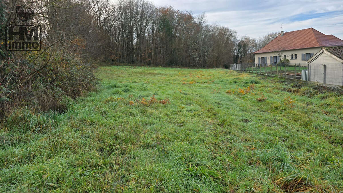 Terrain à BOSMIE-L'AIGUILLE