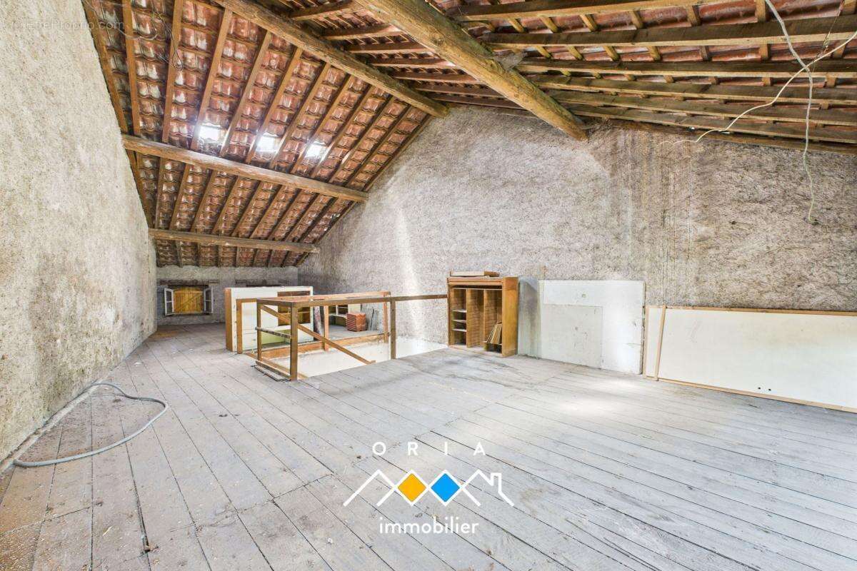 Maison à THIAUCOURT-REGNIEVILLE