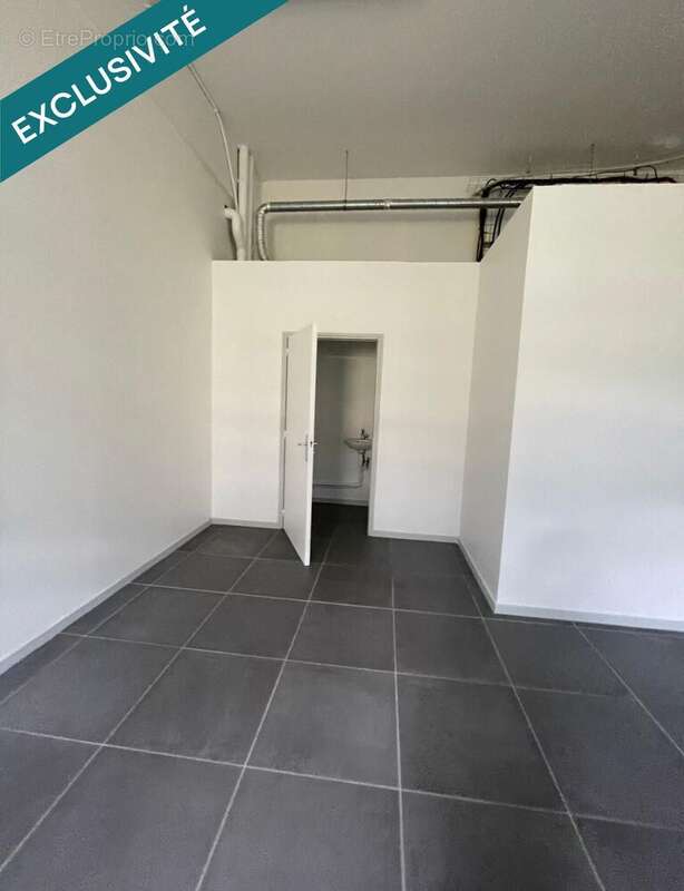 Photo 6 - Commerce à LE ROBERT