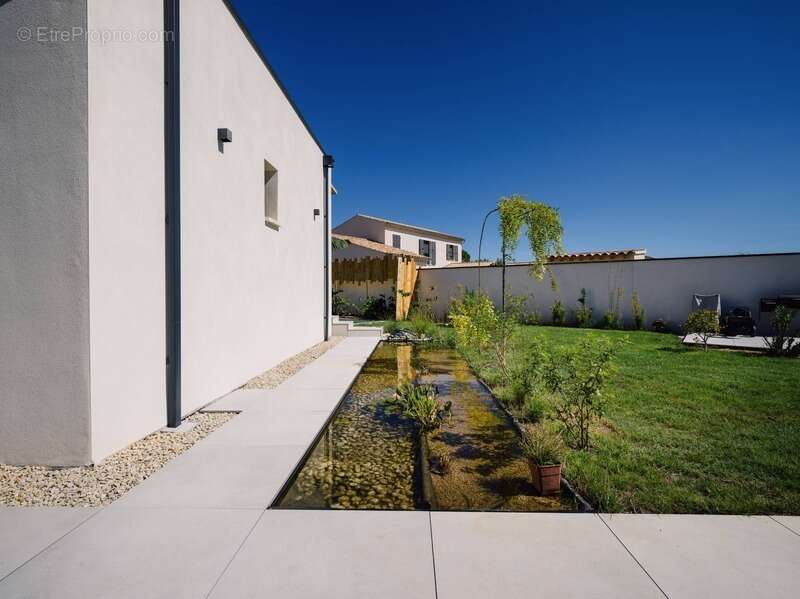 Maison à L&#039;ISLE-SUR-LA-SORGUE