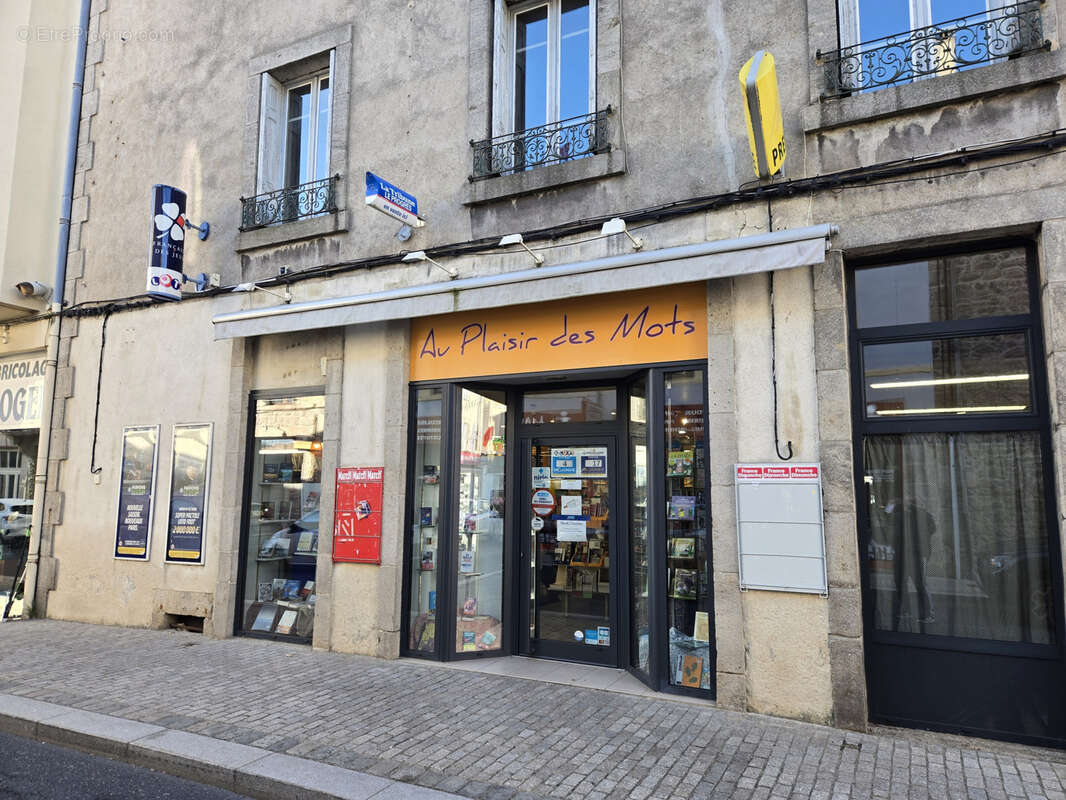 Commerce à CRAPONNE-SUR-ARZON