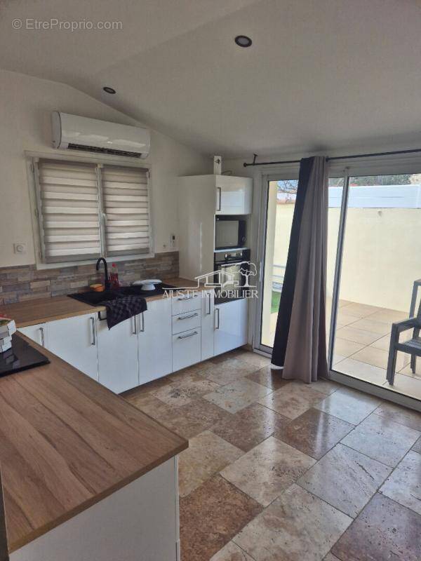 Maison à SAINT-VICTORET