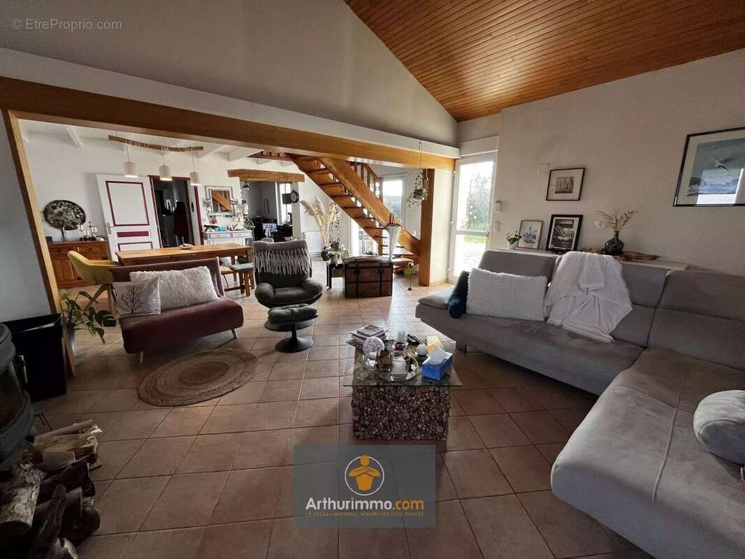 Maison à NUAILLE-D'AUNIS