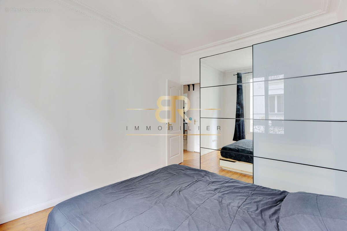 Appartement à PARIS-14E