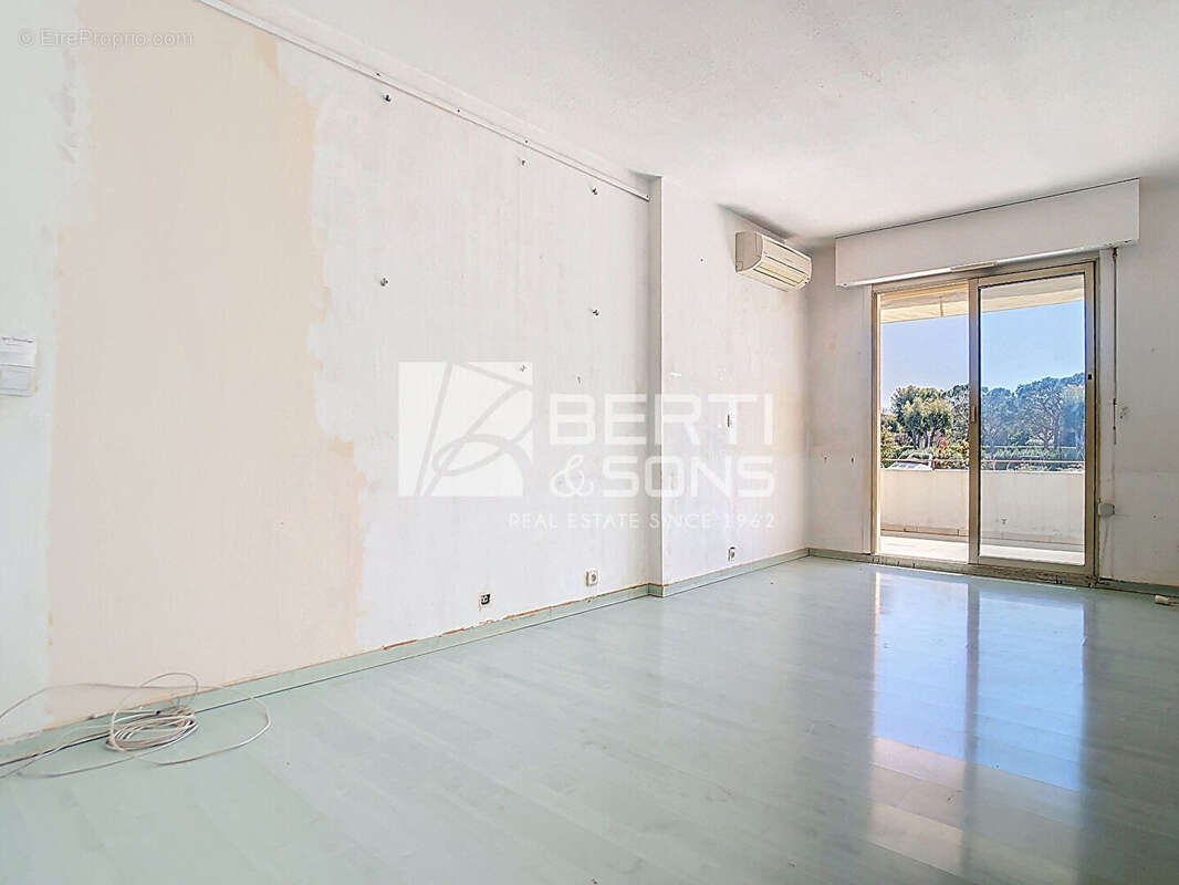 Appartement à MANDELIEU-LA-NAPOULE