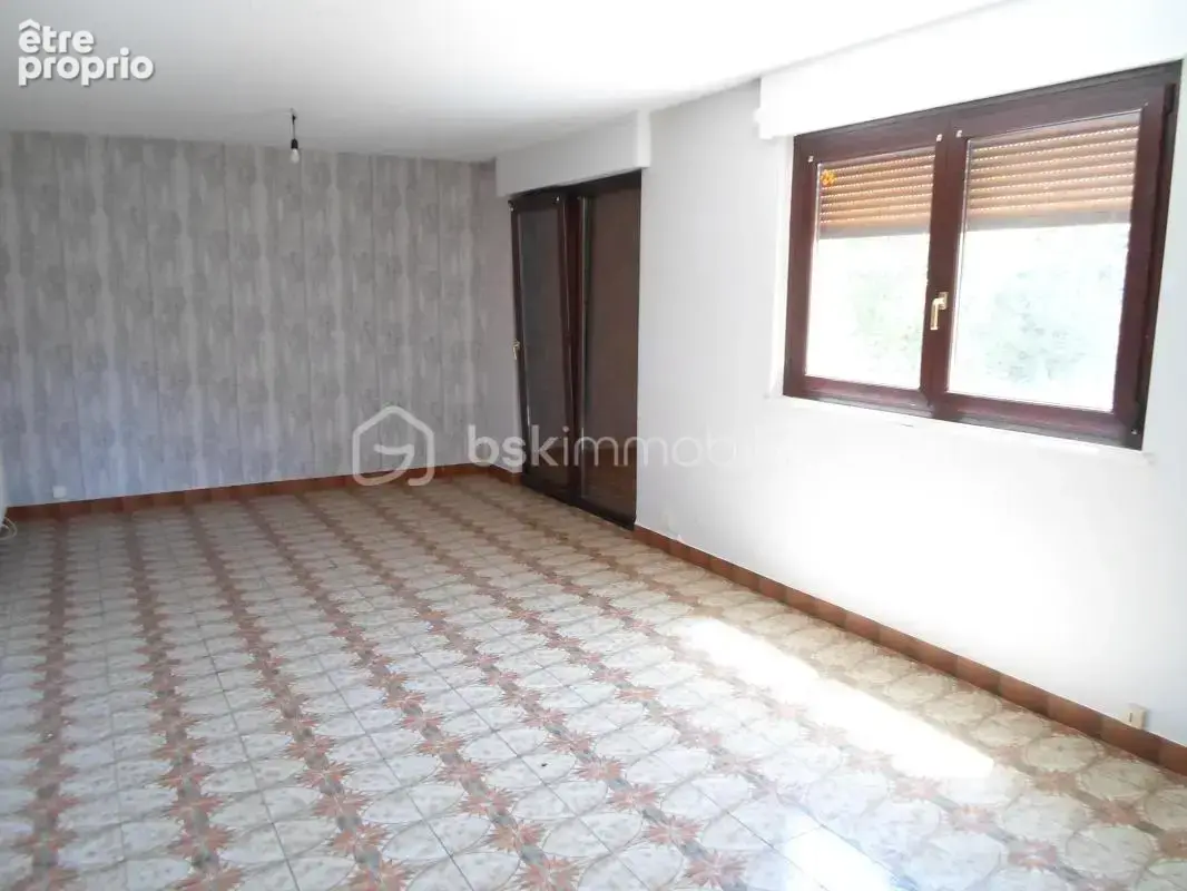 Audincourt, secteur calme et recherché, maison t5 (3 chambres), d'acces plain-pied sur sous-sol complet - photo 3