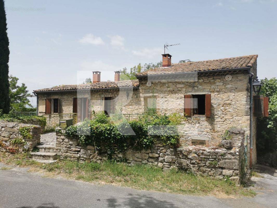 Maison à CRUVIERS-LASCOURS