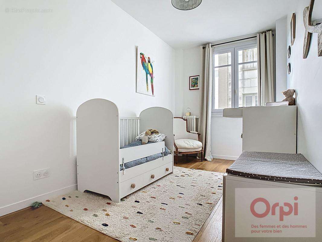 Appartement à ISSY-LES-MOULINEAUX