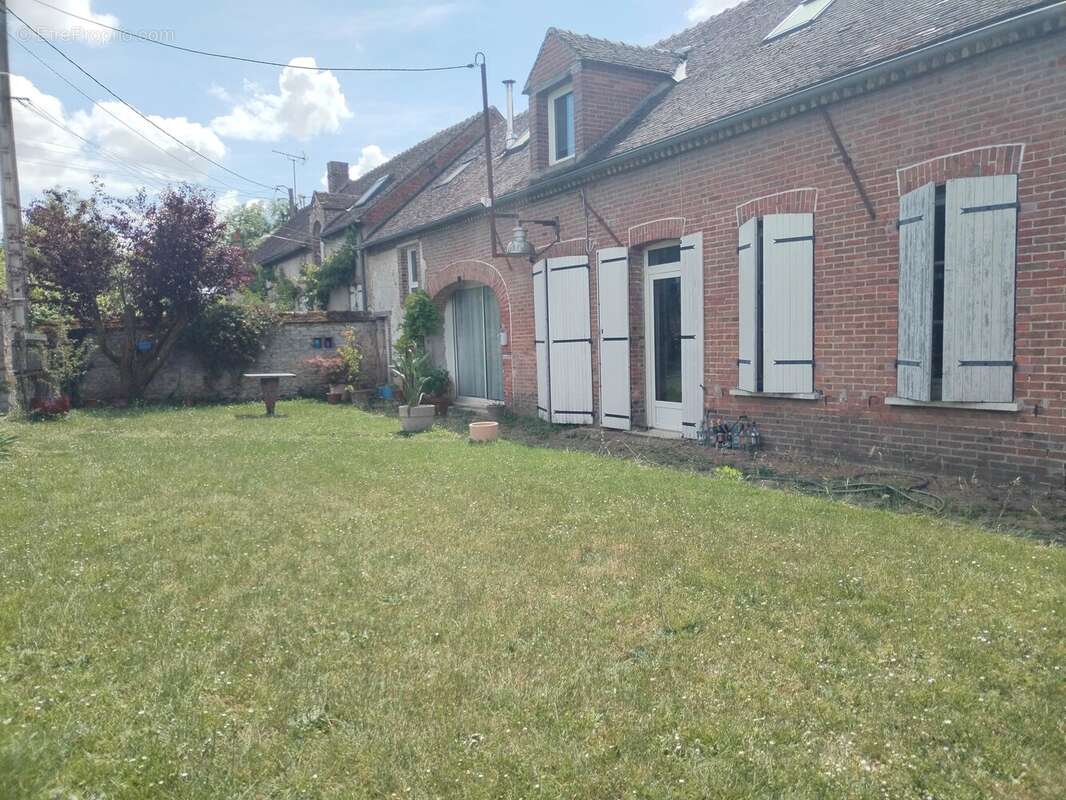 Maison à EGREVILLE