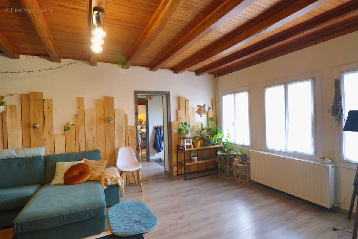 Maison à LAYS-SUR-LE-DOUBS