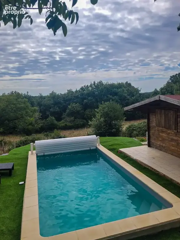 Deux maisons, une piscine, un terrain constructible et un fort potentiel locatif - photo 10