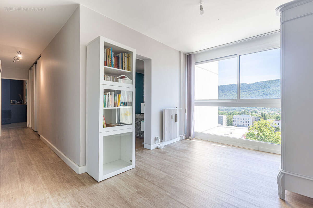 Agence immobiliere laforet - exclusivite - "magnolia" - seynod hyper centre - appartement t5 - balcons - cave - garage en option - photo 12