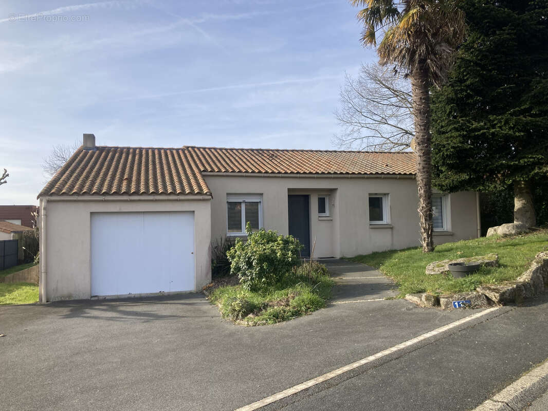 Maison à LES HERBIERS