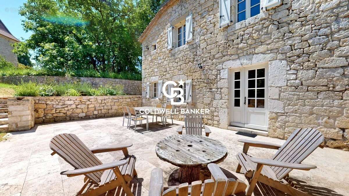 Maison à MONTAIGU-DE-QUERCY