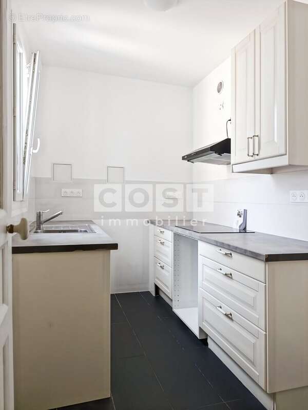 Appartement à COURBEVOIE