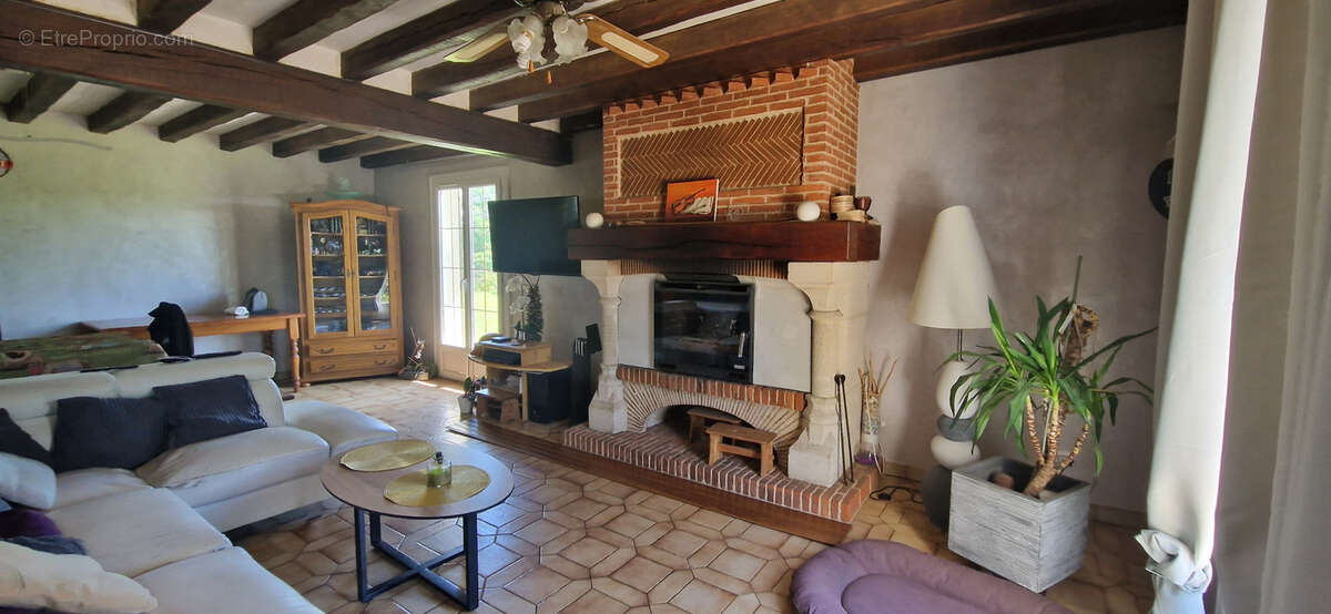 Autre à YVILLE-SUR-SEINE