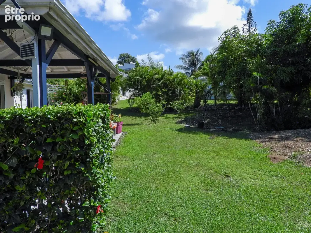 Propriété de 3 maisons sur terrain clos   sainte-anne - photo 31