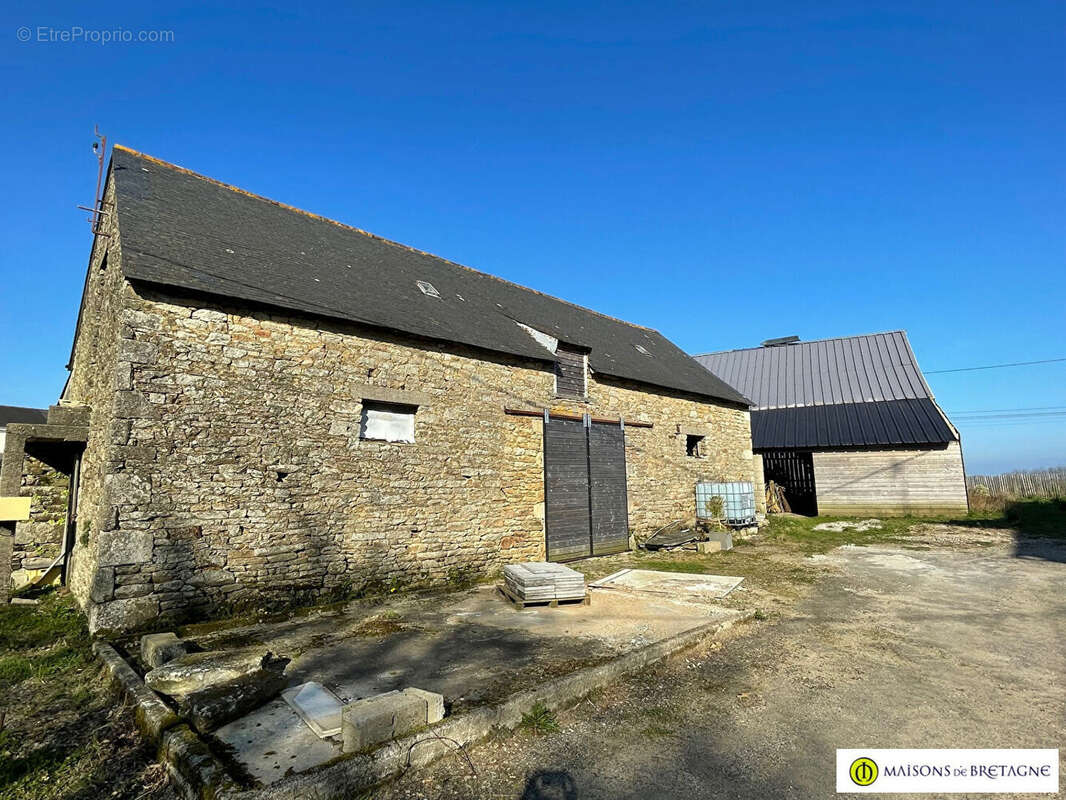 Maison à SAINT-THURIEN