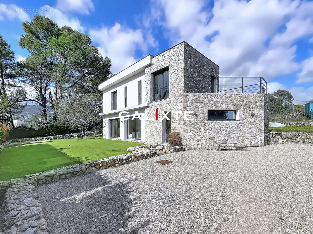 Maison à PEYMEINADE