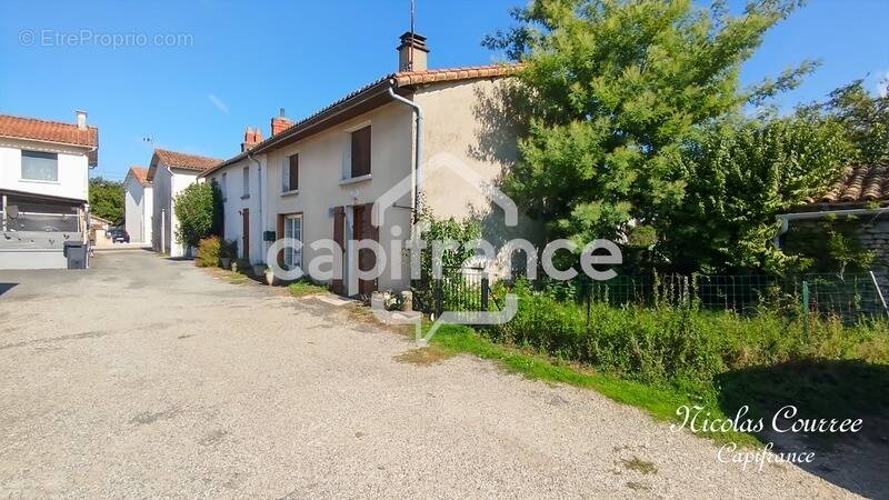 Maison à SAUZE-VAUSSAIS