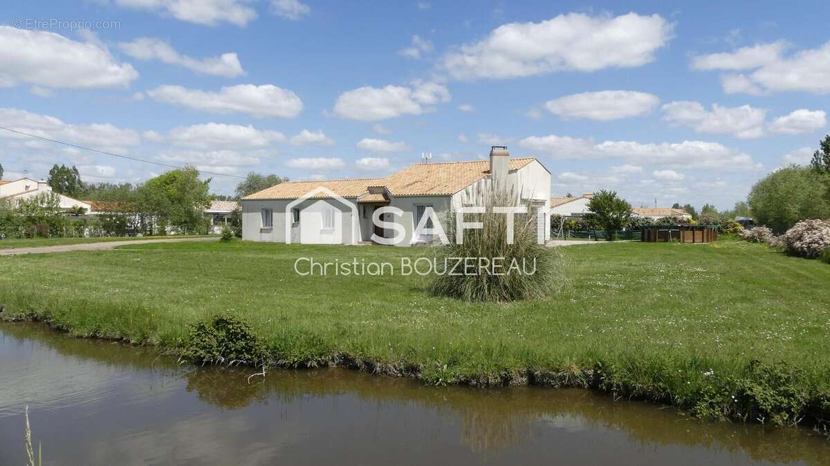 Photo 2 - Maison à LE PERRIER