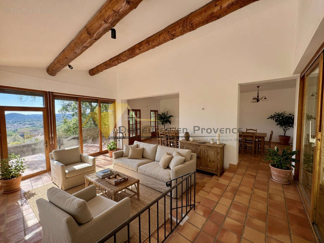 À vendre   Villa de caractère avec vue dominante, piscine et 4 chambres - photo 8