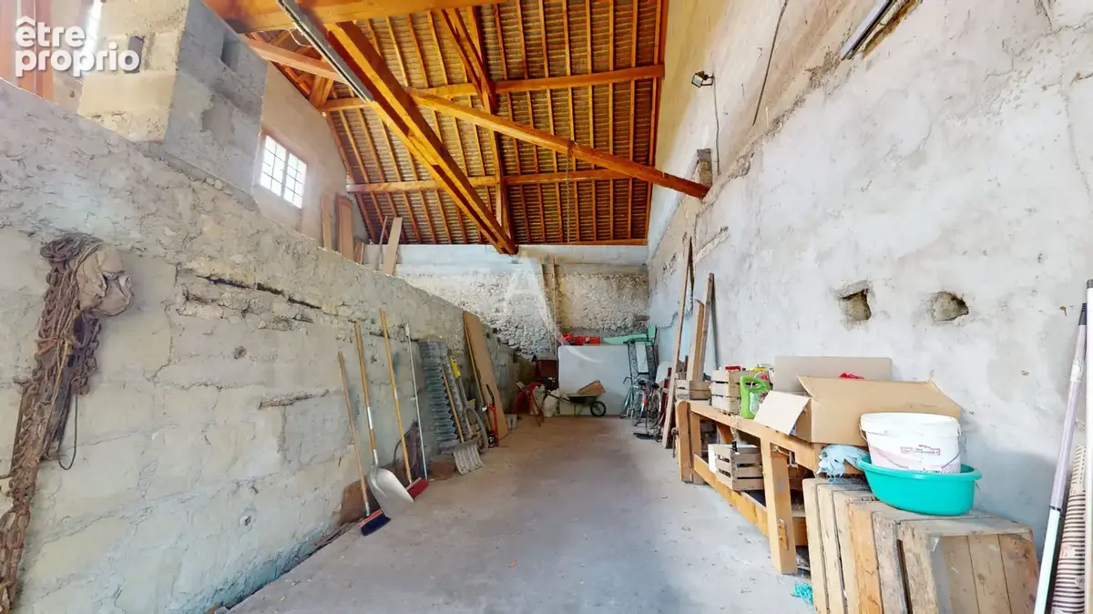 Maison Chilly 5 pièce(s)  114.39 m² Hab  (463 m2 au sol). - photo 2