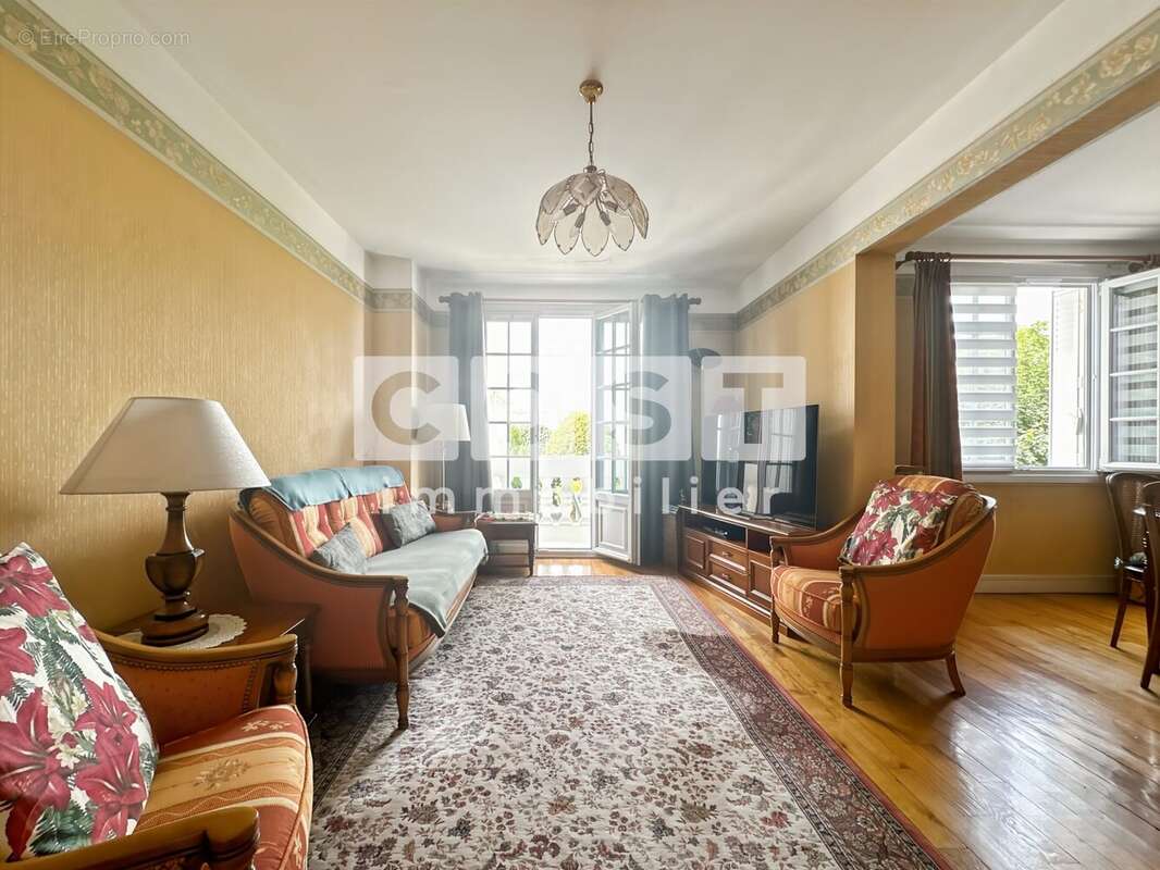 Appartement à BOIS-COLOMBES