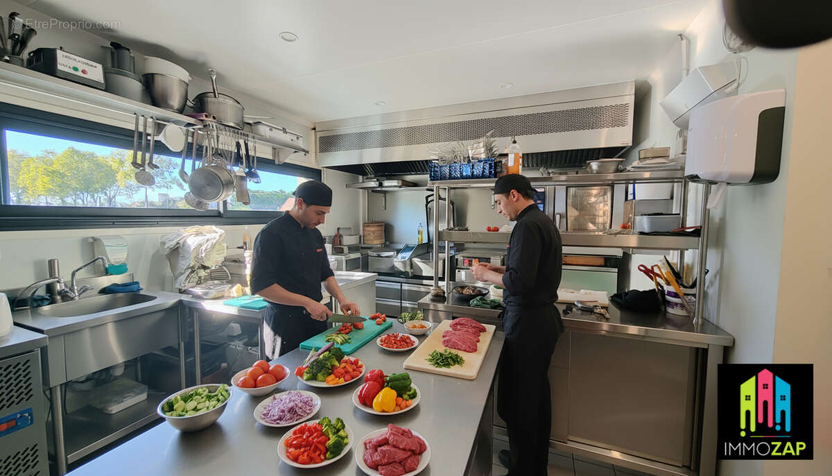 Commerce à SAINT-POURCAIN-SUR-SIOULE