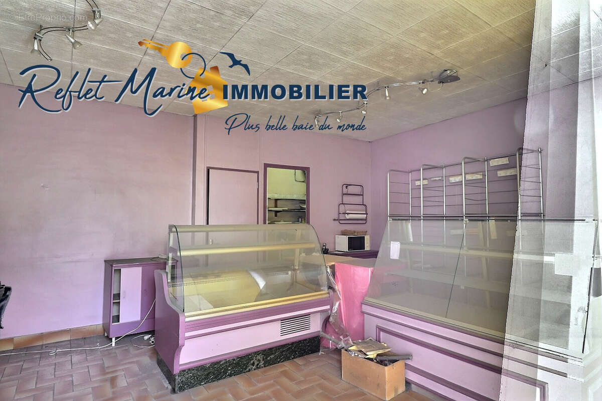 A MARSEILLE LE CABOT - Immeuble R+1 avec local commercial et cour - photo 13