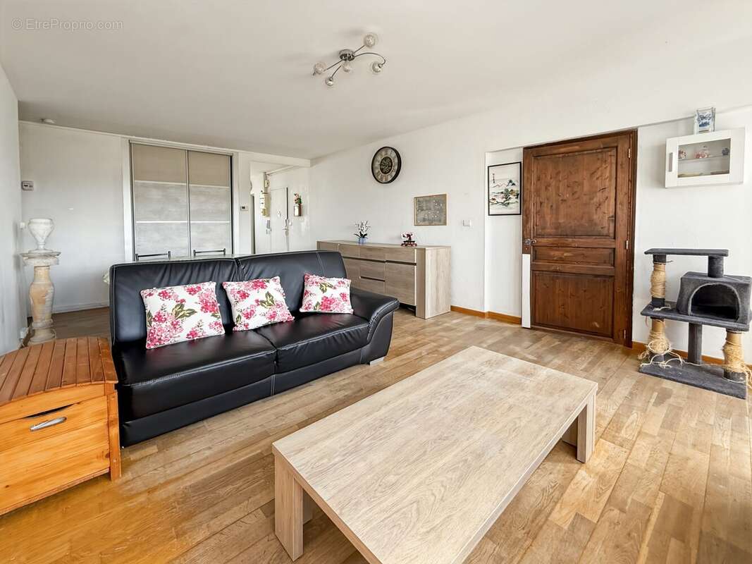 Appartement à CASTELGINEST