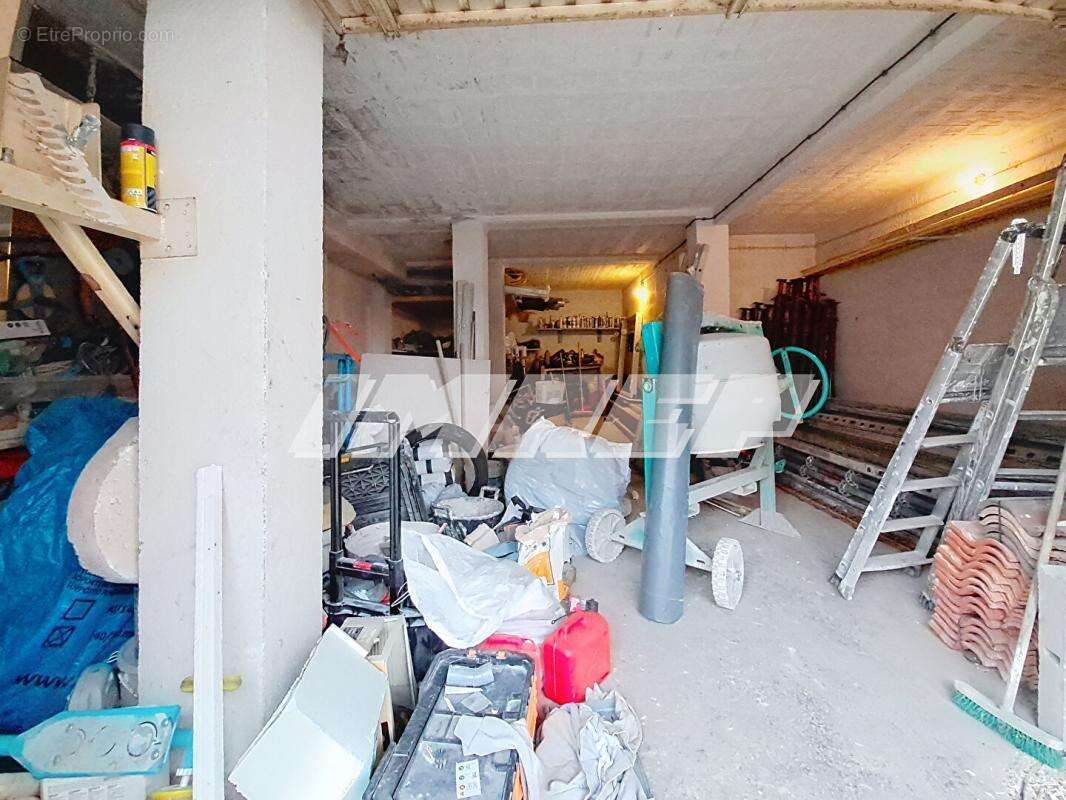 Parking à MARSEILLE-10E