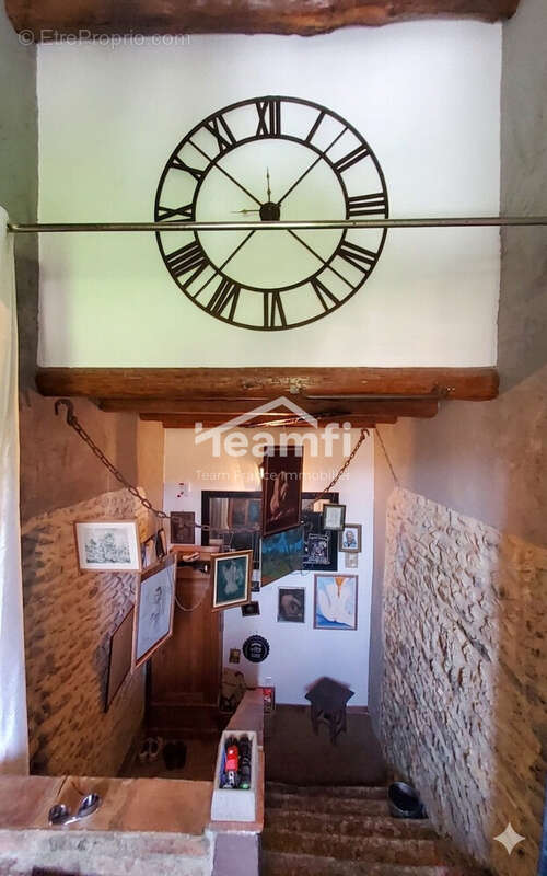 Entrée appartement 2ème - Maison à BESSEGES