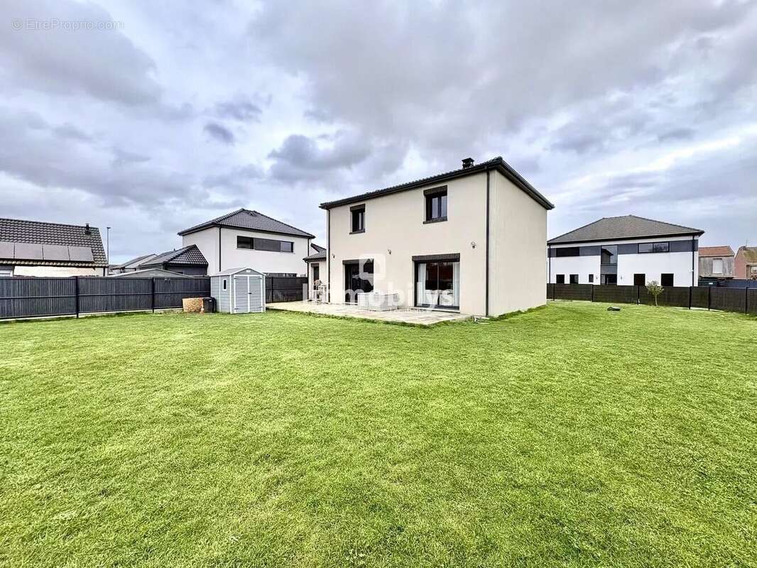 Maison à AUBERCHICOURT