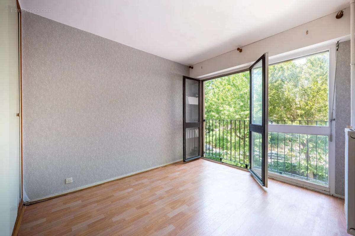 Appartement à LES MUREAUX