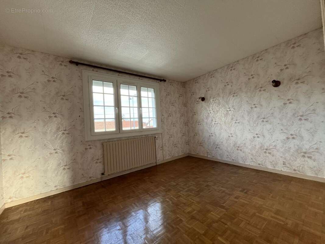 Maison 70 m² à Connerre  - photo 6