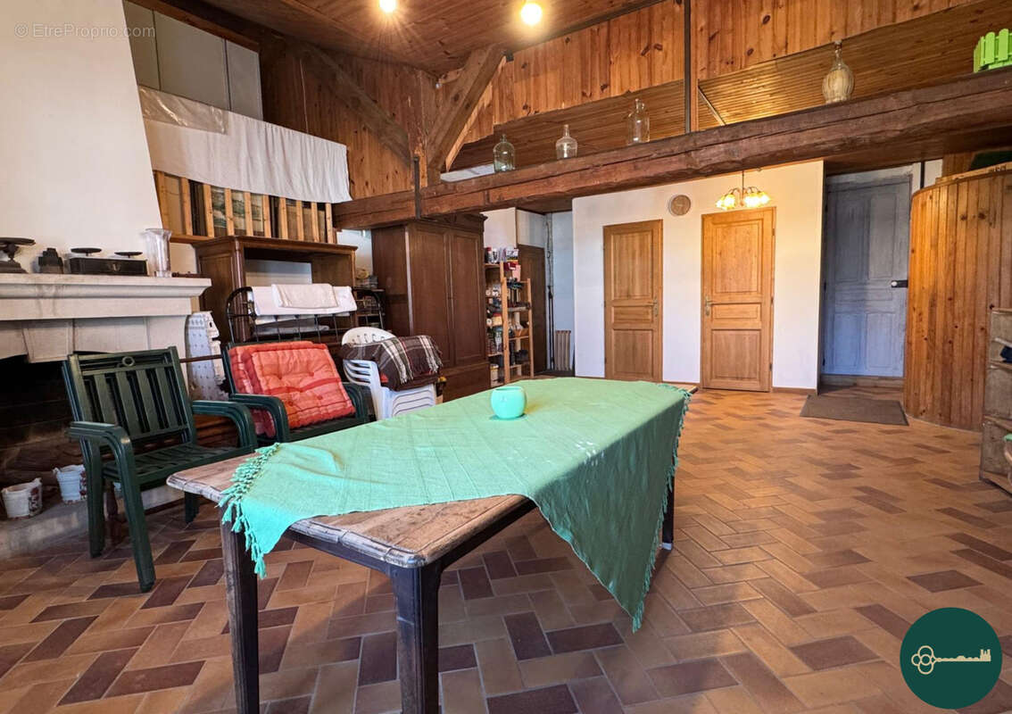 Maison à CHOLOY-MENILLOT