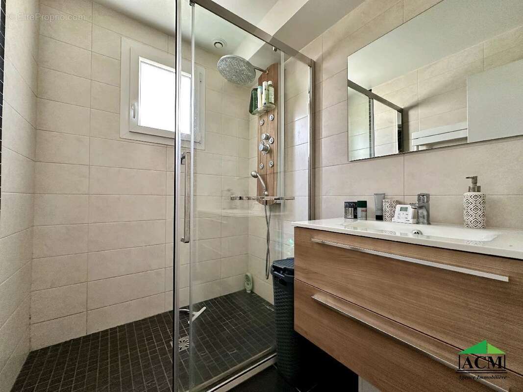 Maison à MERY-SUR-OISE