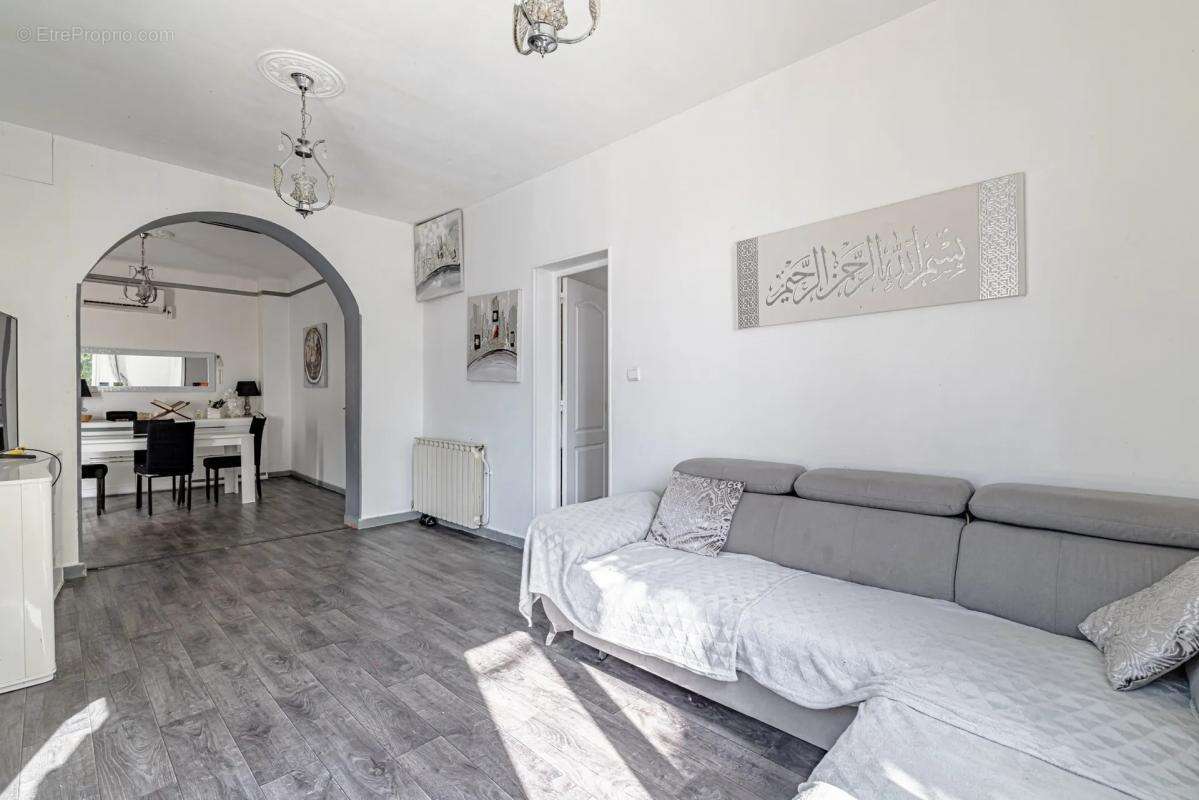 Maison à VILLENEUVE-LE-ROI