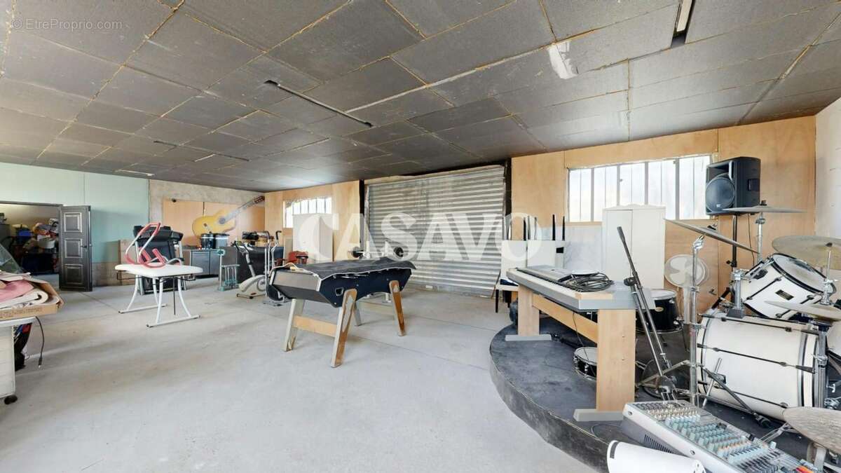 Vente Maison 10 pièces de 231m² - 84300 Taillades - photo 35